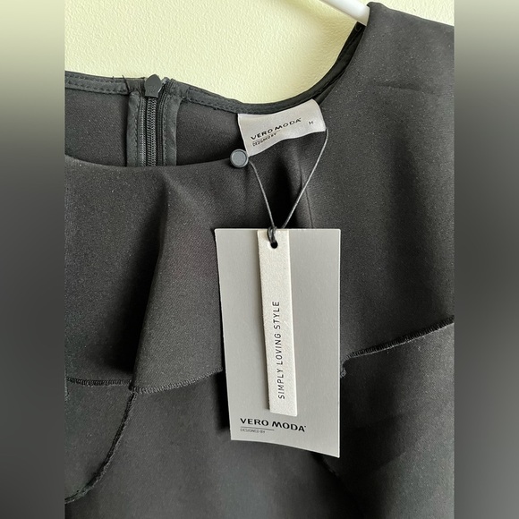 Stunning black cocktail dress from Vero Moda NWT! - Picture 2 of 4